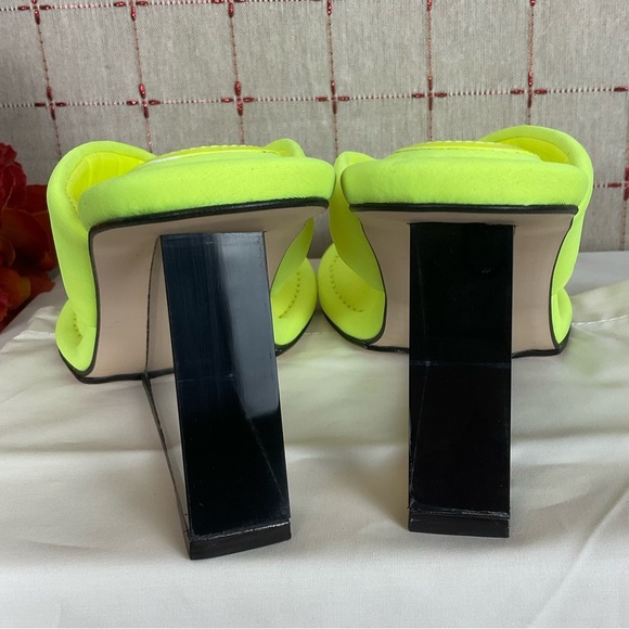 Good American Chartreuse Wedge Sandals Pointed Toe Clear Wedge Heel Neon Sz 8.5 - Picture 4 of 8